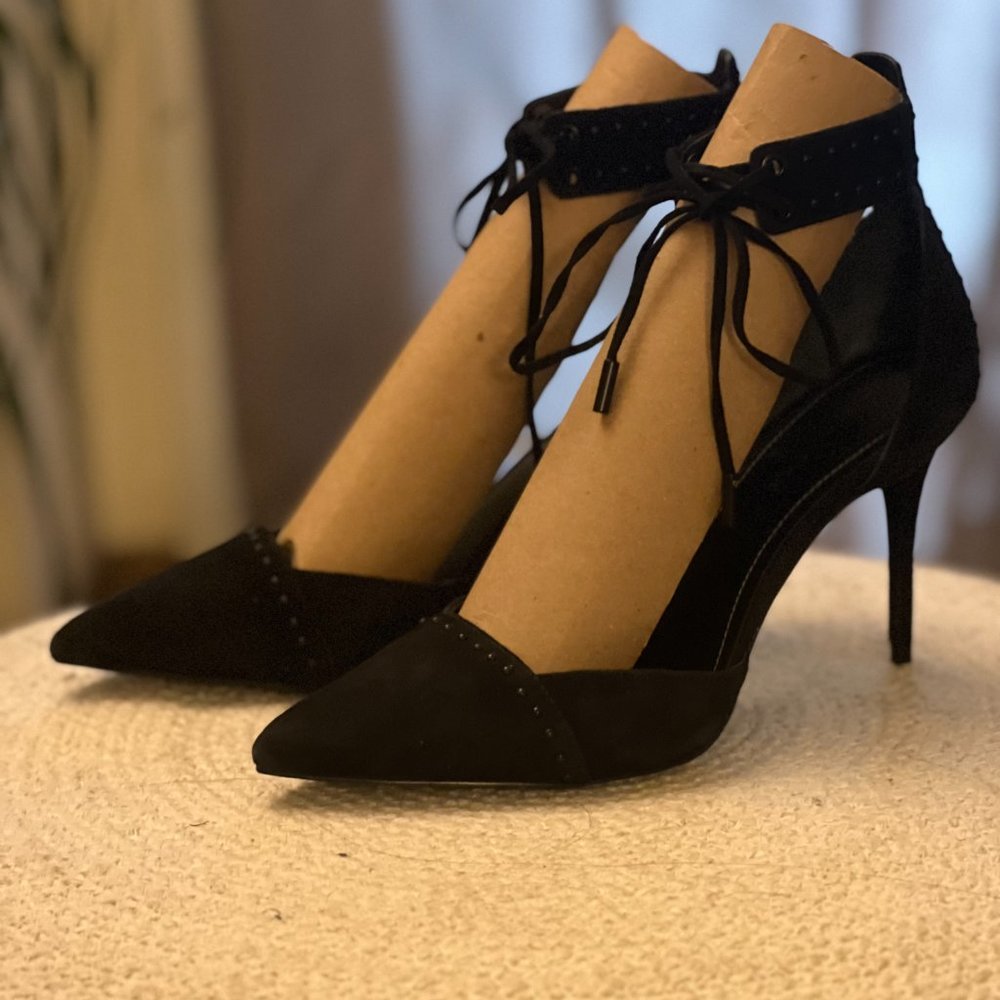 sz 7 Kendall + Kylie ankle strap black suede pumps